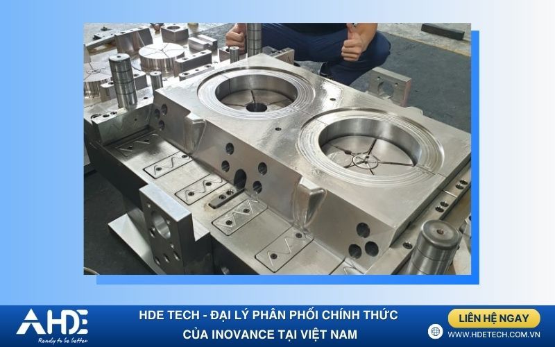 Ứng dụng robot Inovance gắp đinh vào khuôn mẫu